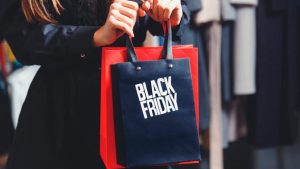 Black Friday: especialista fala sobre como se prevenir de golpes em compras pela internet durante a data