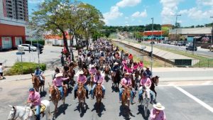 Desfile de Cavaleiros acontece neste domingo, abrindo celebração da 74ª Festa do Figo